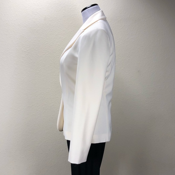 White House Black Market Cream Blazer - Picture 2 of 8